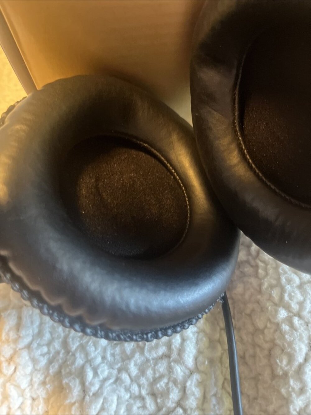 AKG K 240  Stereo Studio Headphones - Picture 7 of 9